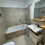 New Spacious Luxury At Rathaushausplatz