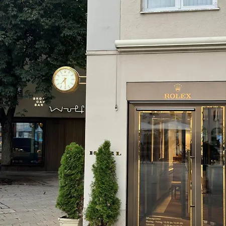 Goldenkey-suites - Luxury 'augsburger Dom' - New Spacious In The Heart Of - At Town Hall Square * Augsburg
