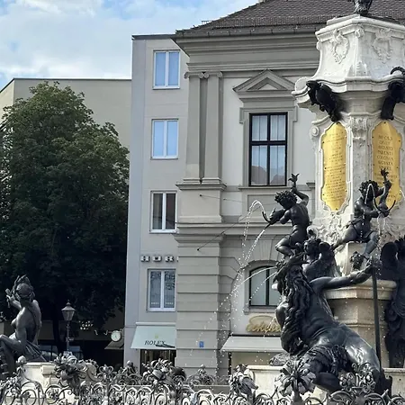 Appartement Goldenkey-suites - Luxury 'augsburger Dom' - New Spacious In The Heart Of - At Town Hall Square Augsburg