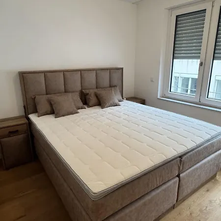 Goldenkey-suites - Luxury 'augsburger Dom' - New Spacious In The Heart Of - At Town Hall Square *